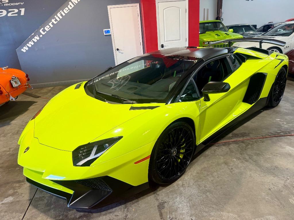 2016 Lamborghini Aventador SV